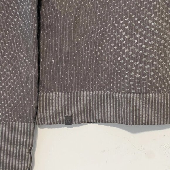 RARE Lululemon Cropped 1/2 Zip Long Sleeve Grey 4 NWOT - Picture 4 of 4
